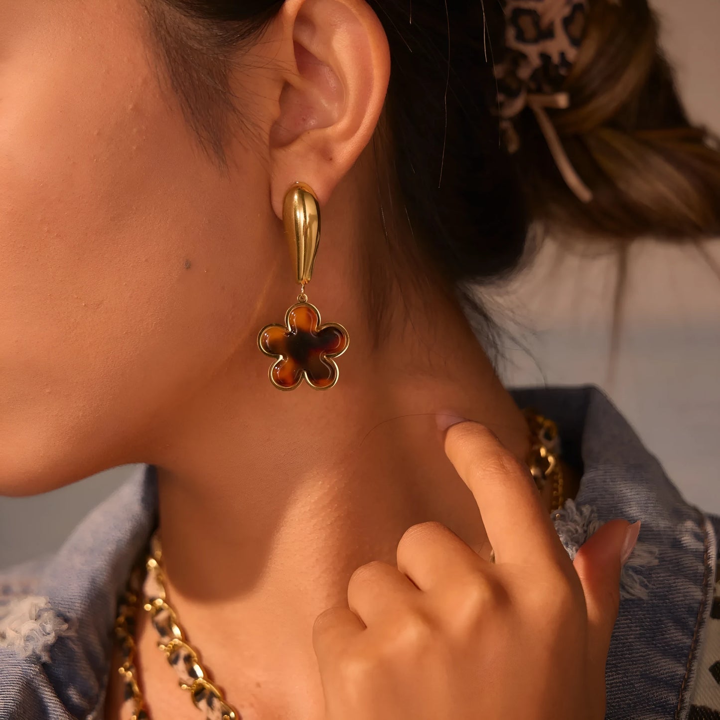 Women's tortoiseshell resin hawksbill colour earrings with 18K gold electroplating on stainless steel, showing heart-shaped and floral designs