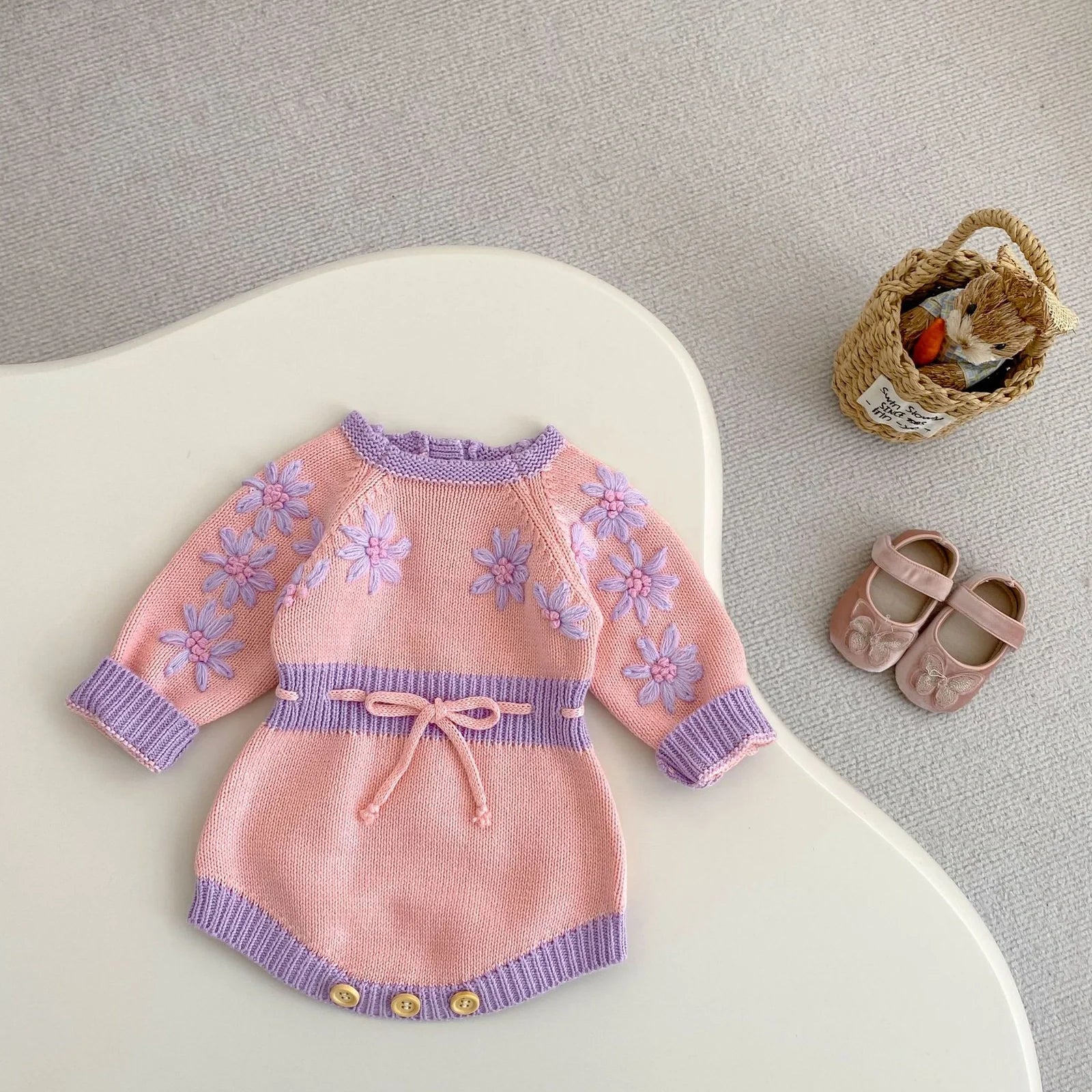 Handmade embroidery long sleeve jumpsuit for baby girls in pink cotton, Korean triangle style with pullover closure.