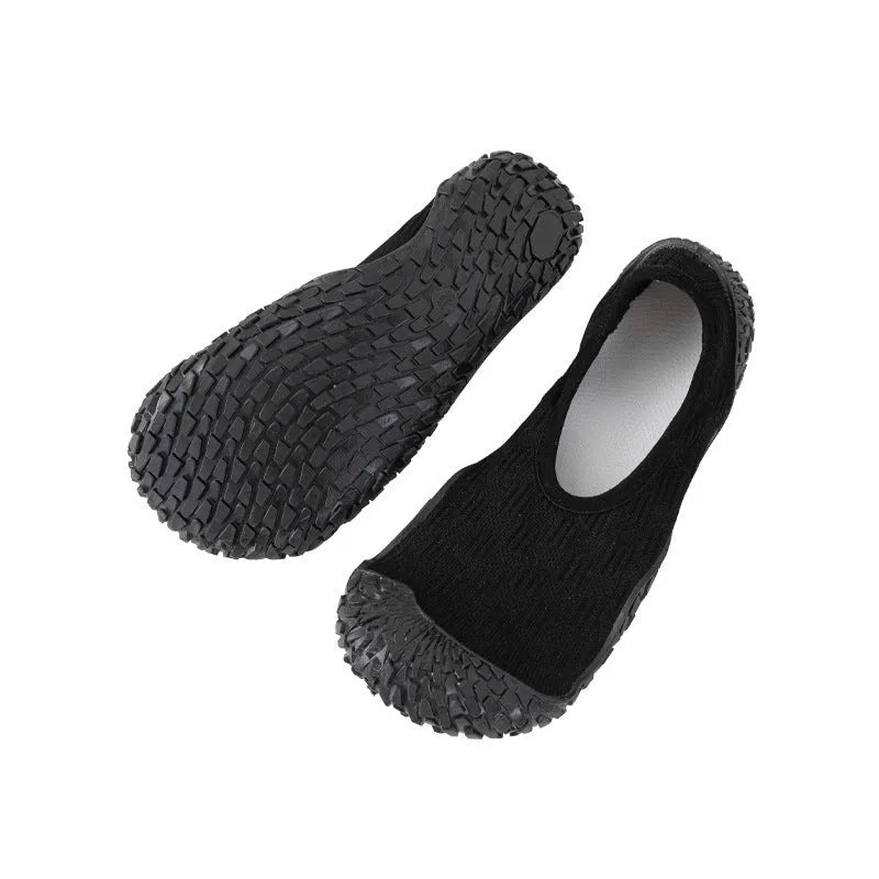 Women's indoor fitness shoes with soft rubber soles and breathable mesh lining in various colours