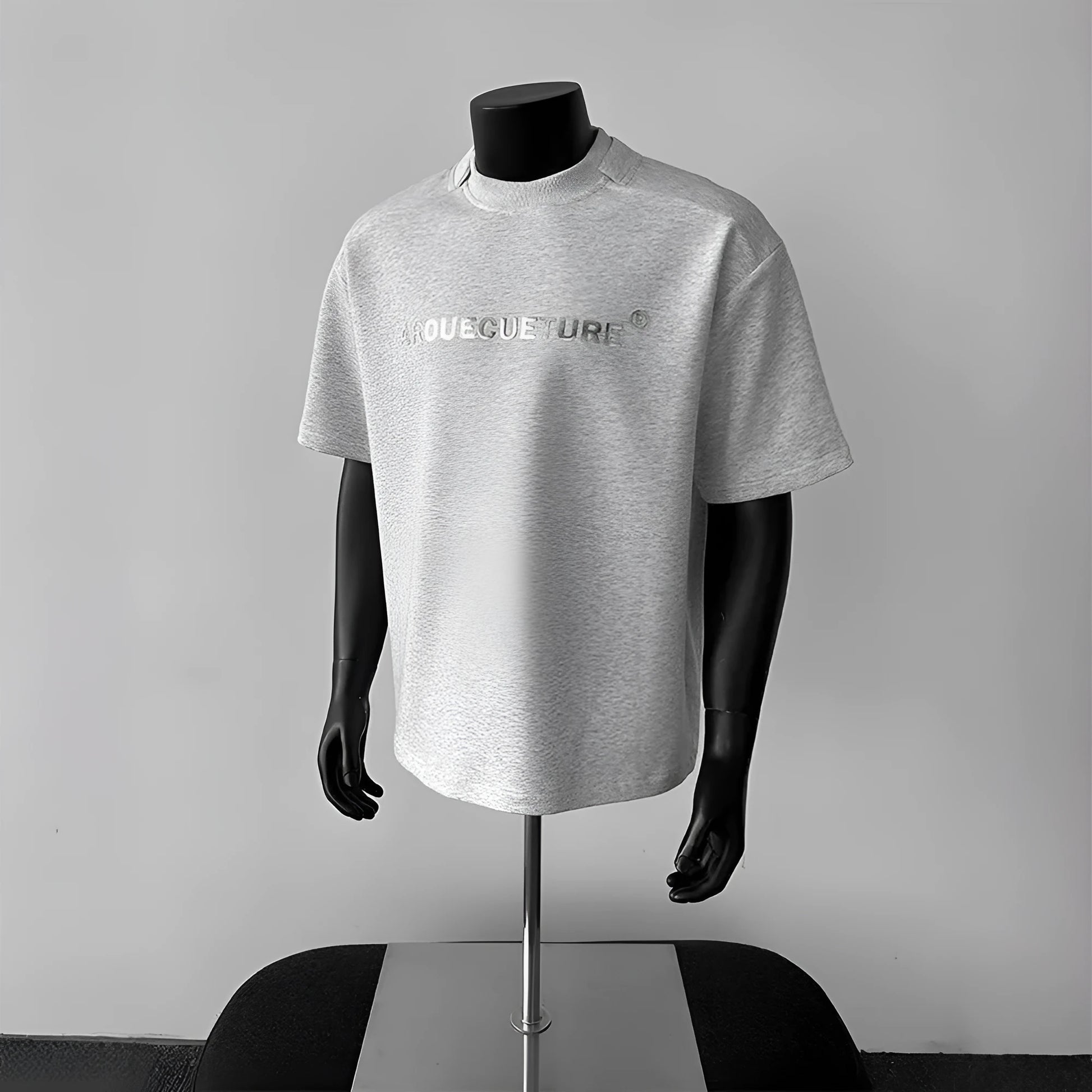 Men's plain cotton short sleeve pullover t-shirt in loose fit casual style
