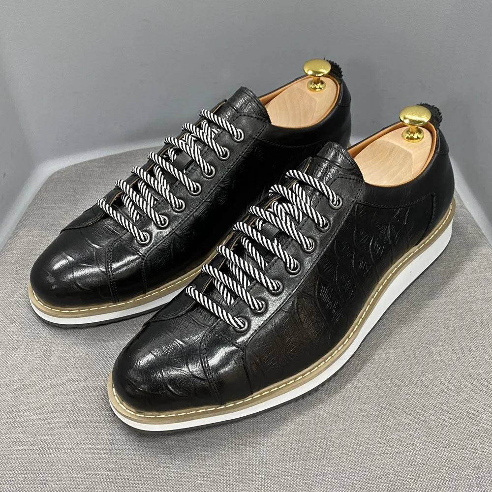 Men's low-tube front-tie shoes in black, showing adjustable laces and casual design