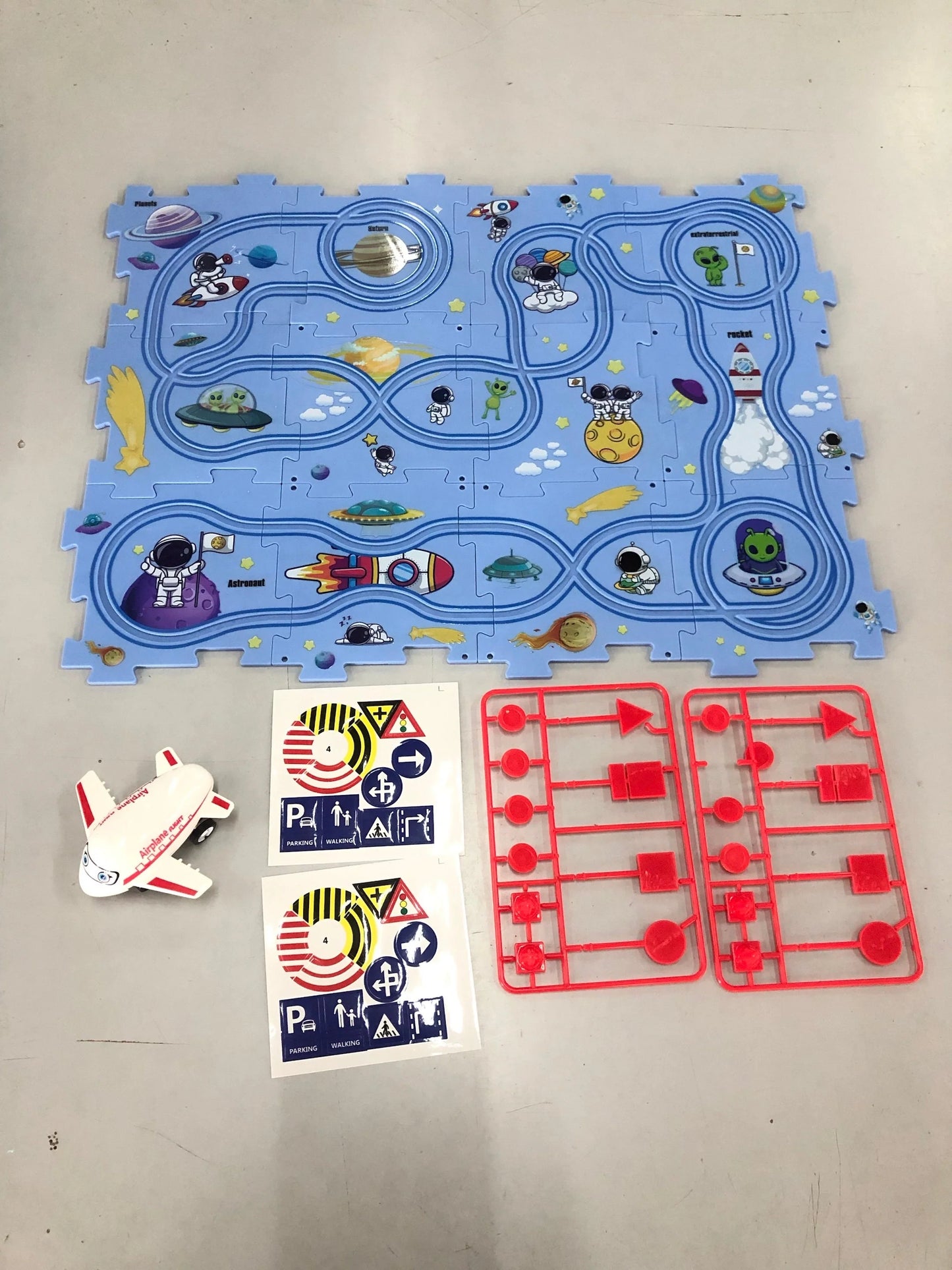 DIY Electric Railroad Speeder Toy for kids with customizable tracks