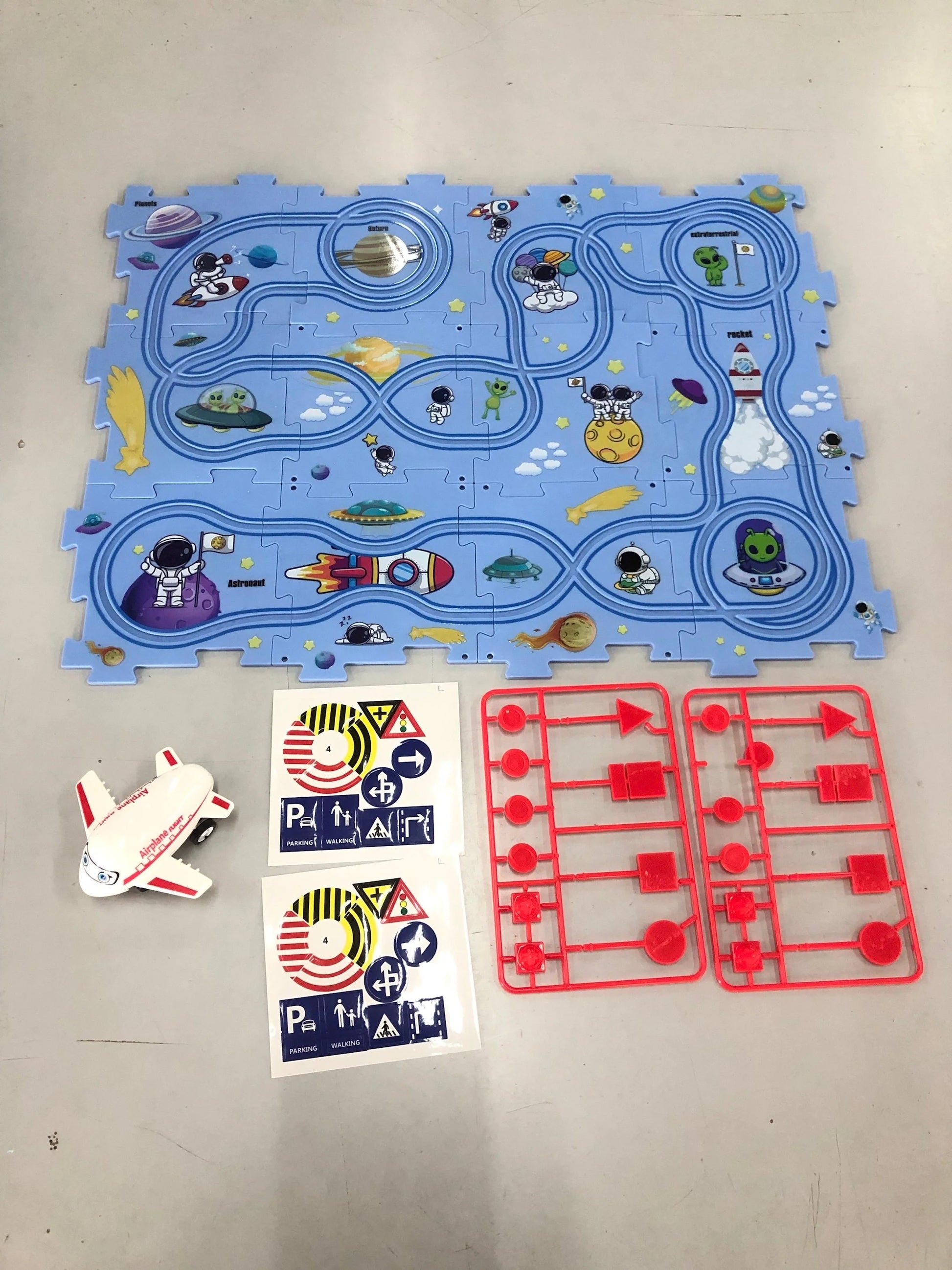 DIY Electric Railroad Speeder Toy for kids with customizable tracks