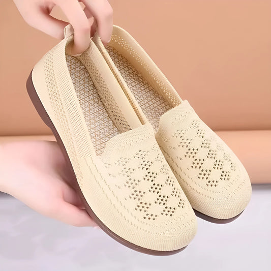 Elderly women's antiskid shoes with Flyknit lining and mesh upper in beige, black or brown colours