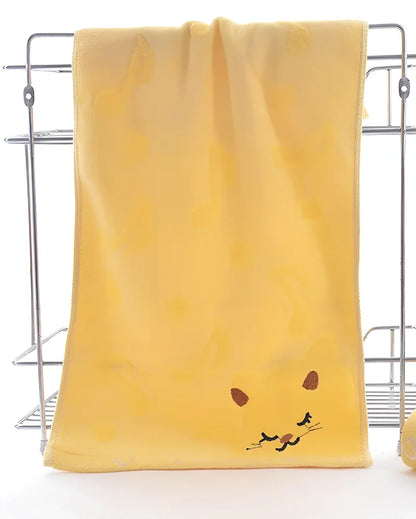 Bamboo fibre bath towel with kitten face pattern measuring 25x50cm in blue, green, pink or yellow