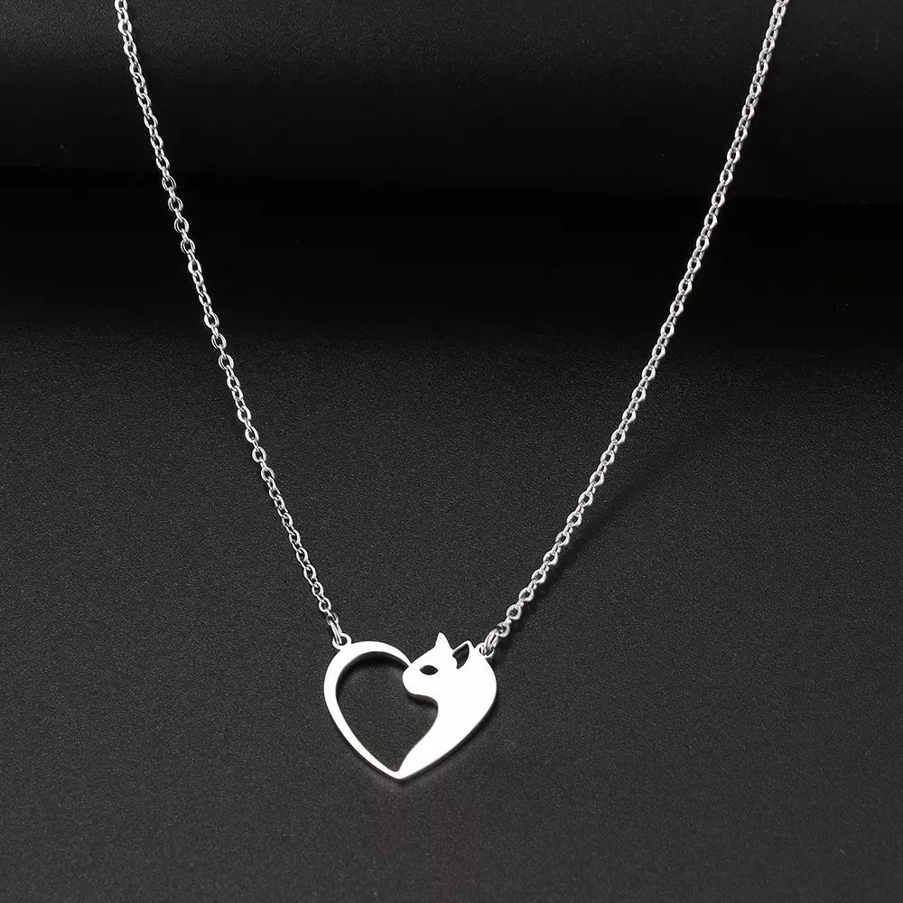 Stainless steel heart cat pendant necklace for women in silver and gold options