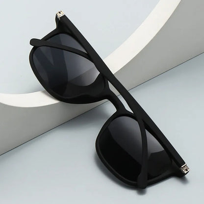 Men's polarised sunglasses with PC frame and elastic paint on spectacle foot for grip