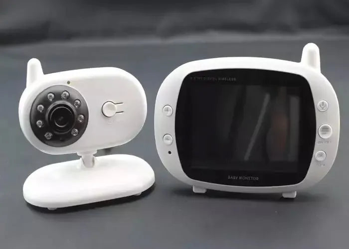 White 3.5 inch baby monitor with night vision camera and TFT LCD receiver, UK plug