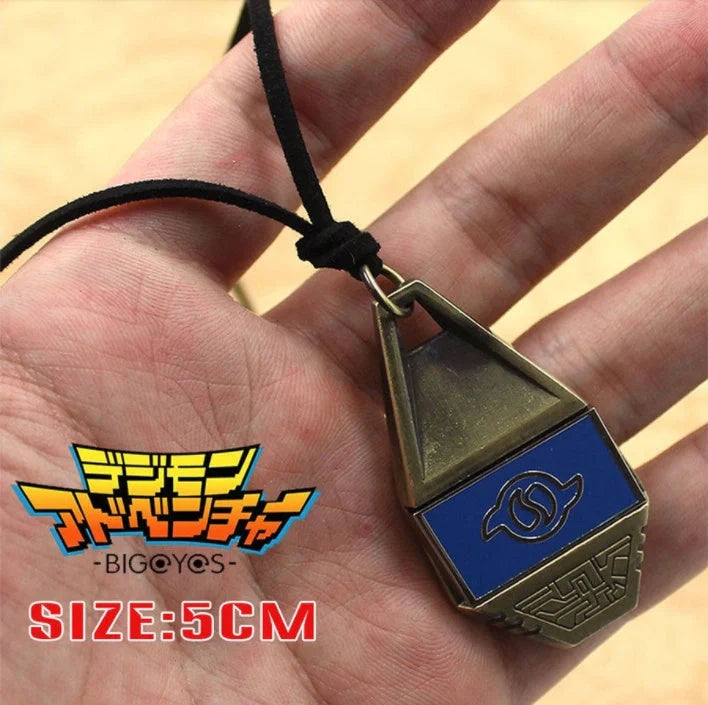 Adjustable magnetic pendant necklace with rope chain, perfect for easy wear and stylish looks