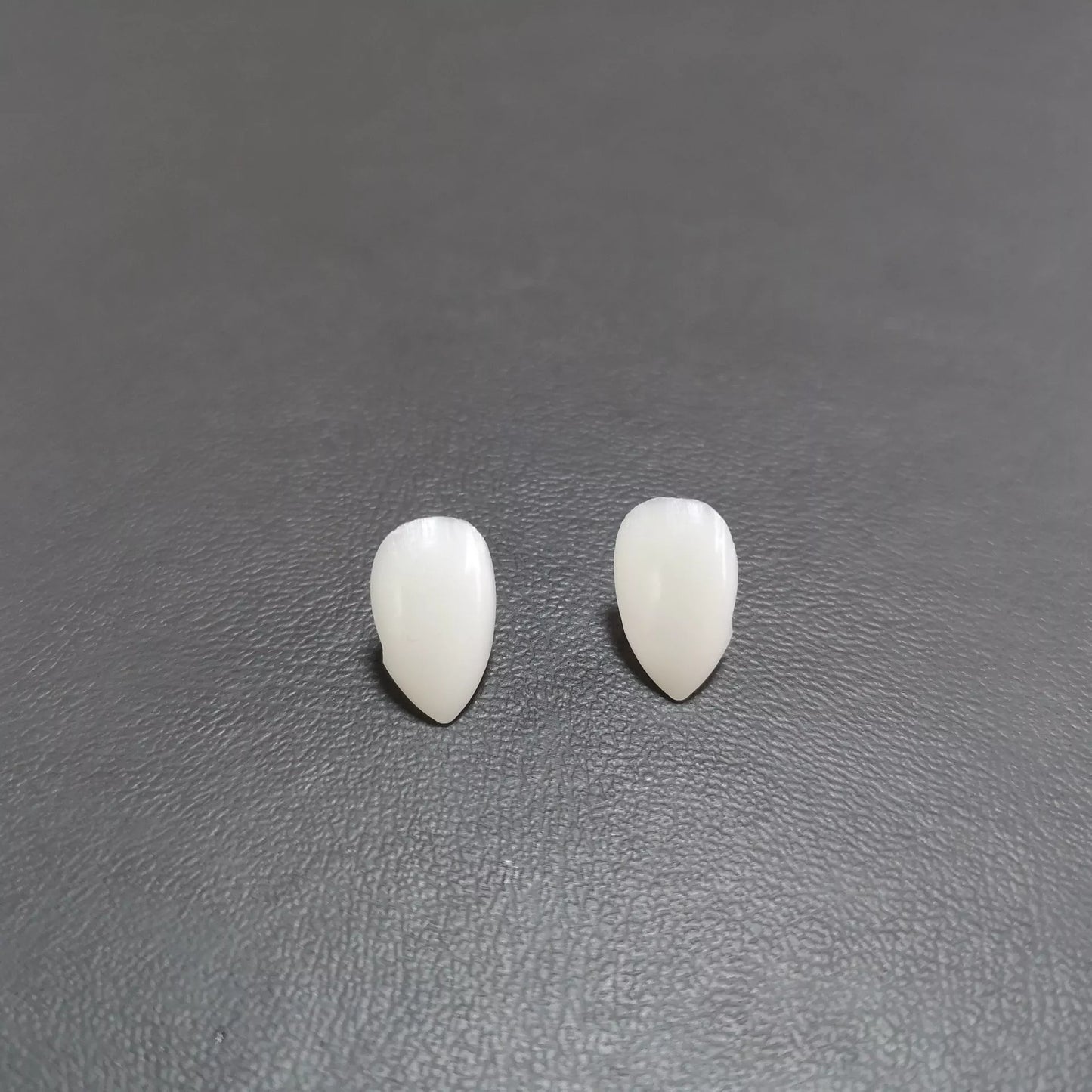 Halloween Vampire Zombie Dentures with adjustable fit for costumes