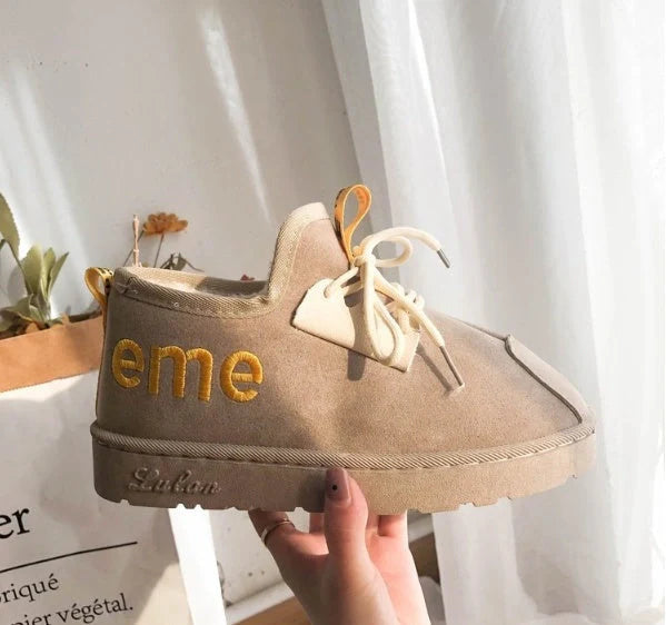 Women's Korean-style winter boots in black and beige with non-slip rubber soles