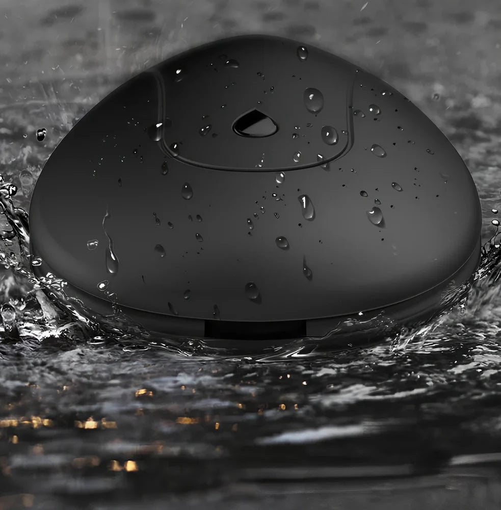 Black drop-shaped running corrector with posture analysis and 11 sports metrics tracking