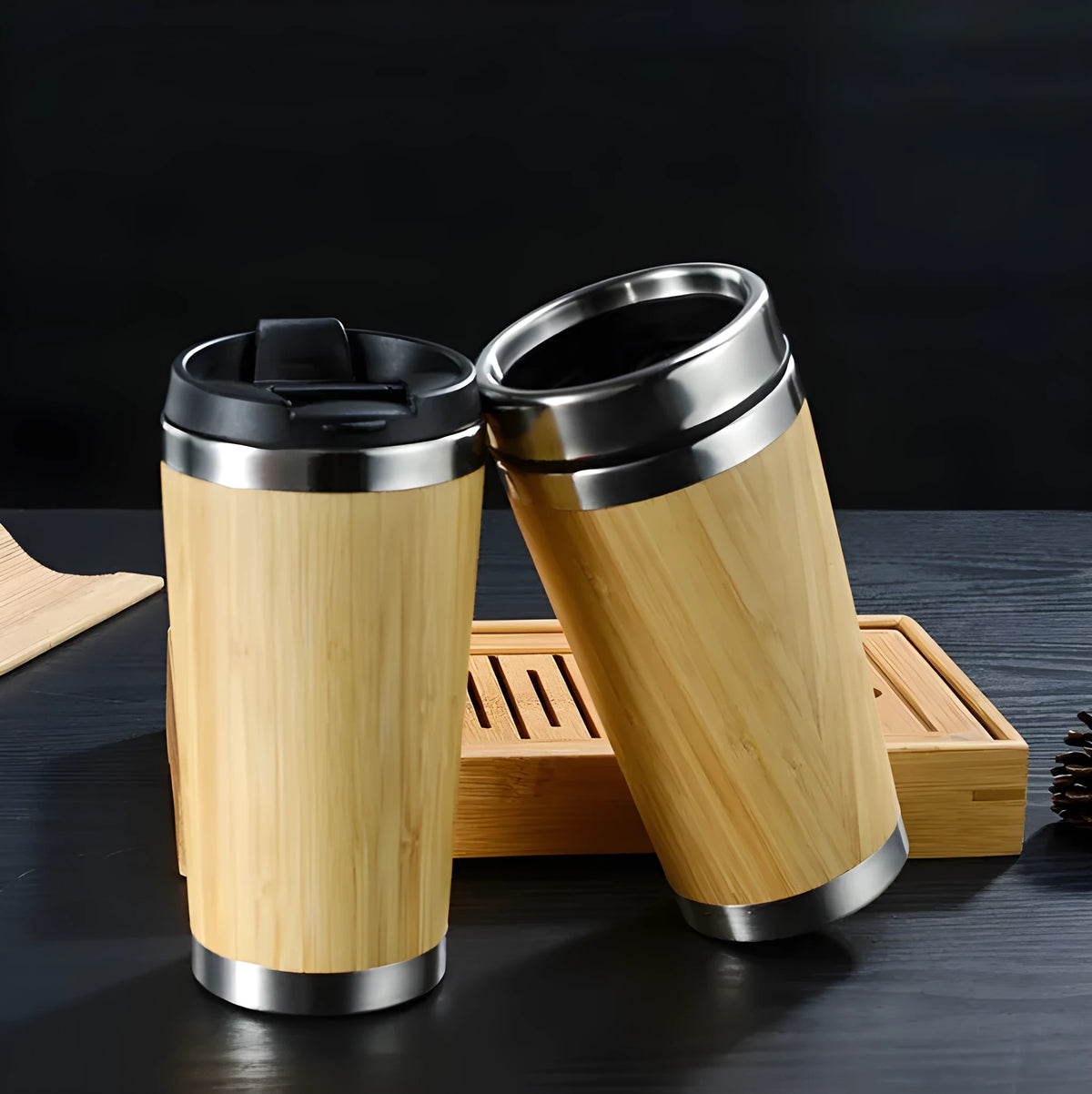 Natural bamboo coffee cup with double wall insulation, 420ml capacity, leak-proof lid and non-slip foam pad base