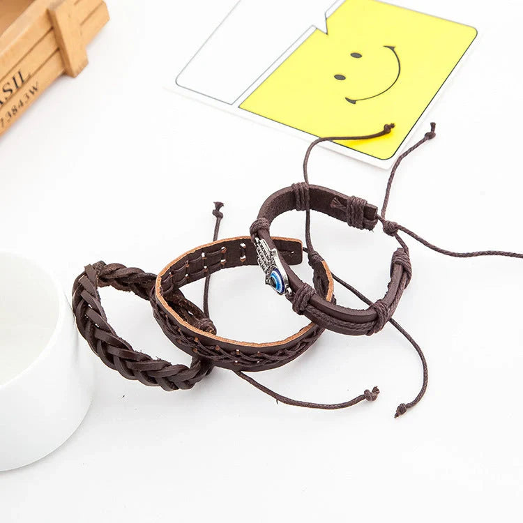 Adjustable cowhide leather bracelet for men with alloy detailing