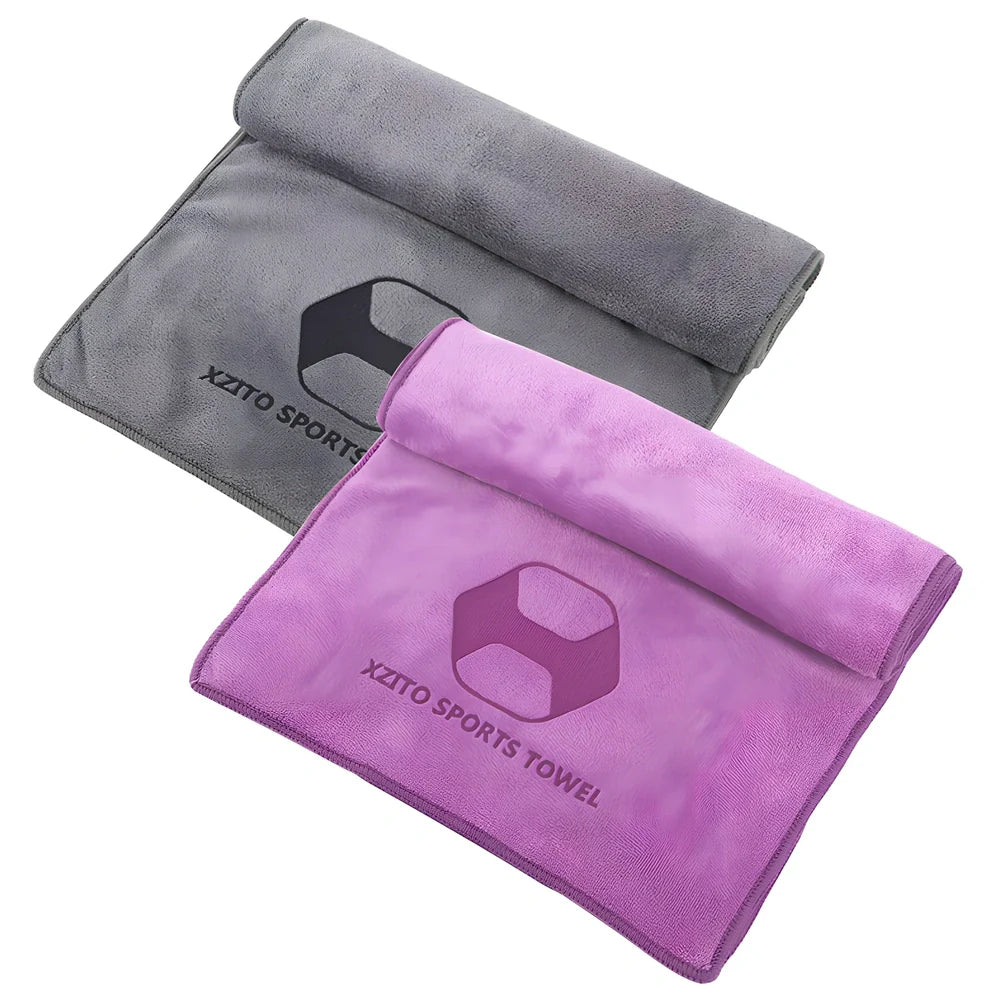 Blue sports sweat absorbent towel with 100x30cm dimensions and polyester-nylon fabric for athletic use