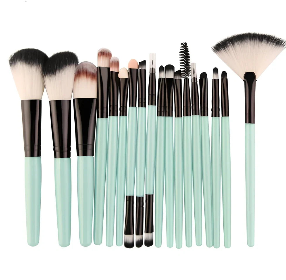 MAANGE 18-piece makeup brush set with fan-shaped tools and various brush heads