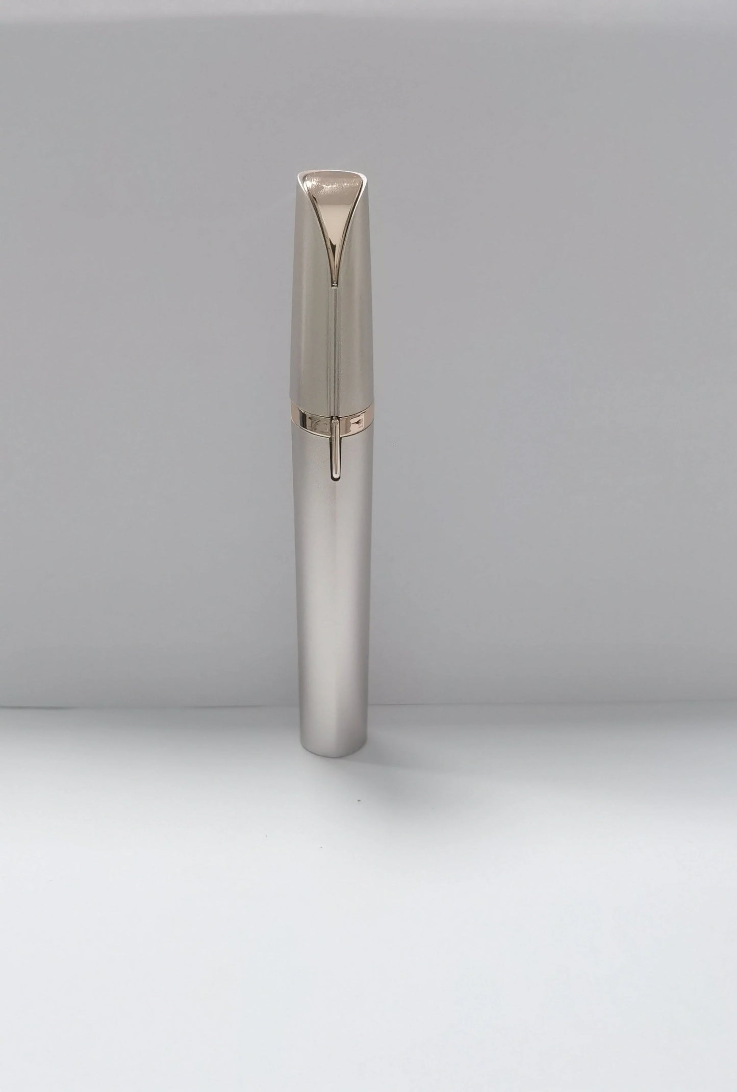 Mini electric eyebrow trimmer with LED light and gold plated head