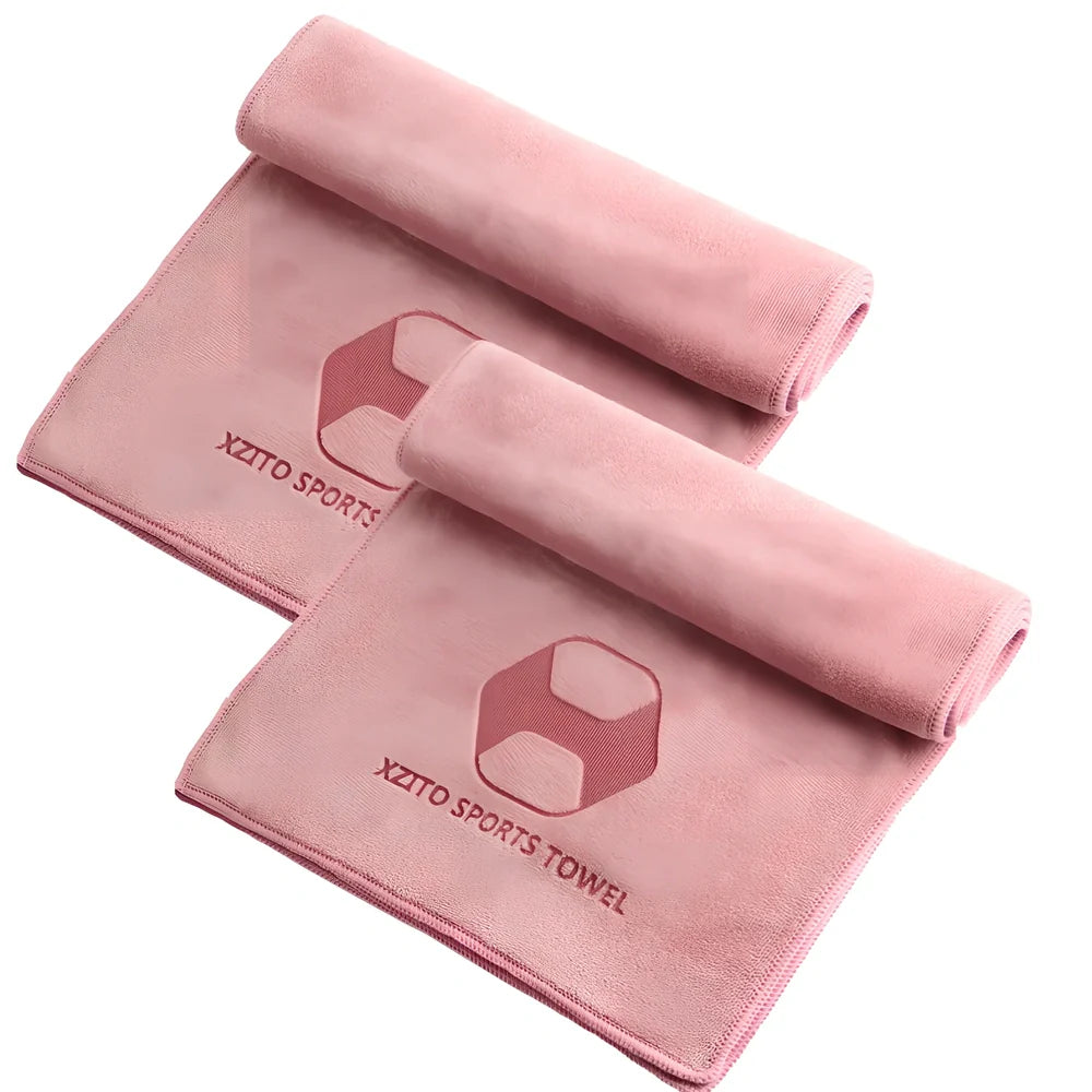 Blue sports sweat absorbent towel with 100x30cm dimensions and polyester-nylon fabric for athletic use