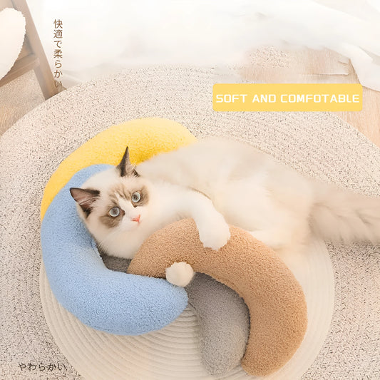 U-shaped blue cat pillow with adjustable collar for feline cervical support and comfort