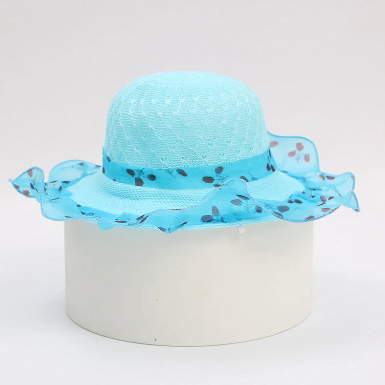 Children's princess straw hat with floral accents and wide brim for sun protection