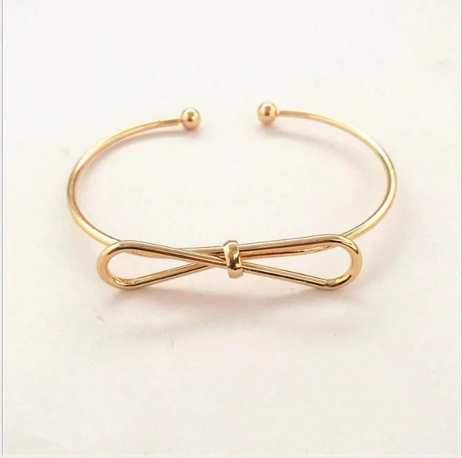Elegant Knot O-Type Metal Openwork Bracelet with unique design for stylish women