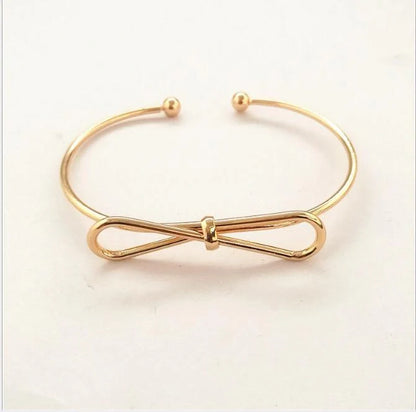 Elegant Knot O-Type Metal Openwork Bracelet with unique design for stylish women