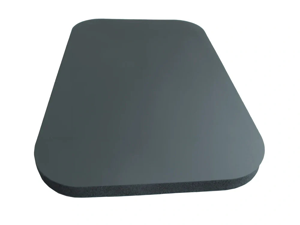 Black yoga knee pad with 15mm high-density foam for abdominal wheel exercises measuring 29x19cm