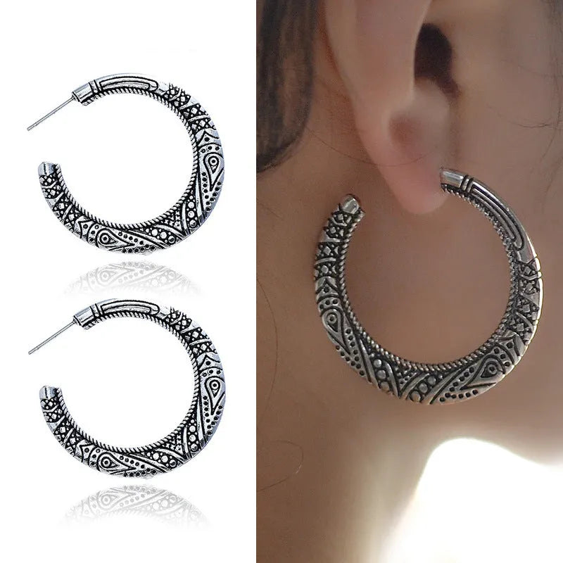 Vintage Engraving Street Shot Earrings C-Shaped Alloy Earrings in Bronze or Silver Tone, Single Pair of Handmade-Style Drop Earrings for Women
