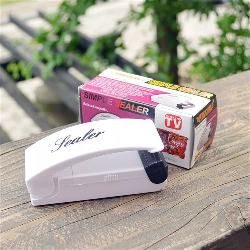 Hand Pressure Heat Sealer for food preservation, compact and lightweight