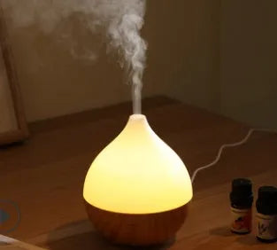 Asakusa wood grain vase-shaped aroma diffuser with 100ml capacity and USB cable.