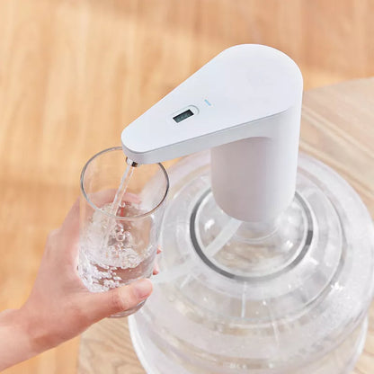 TDS Automatic Water Supply in white with USB charging port