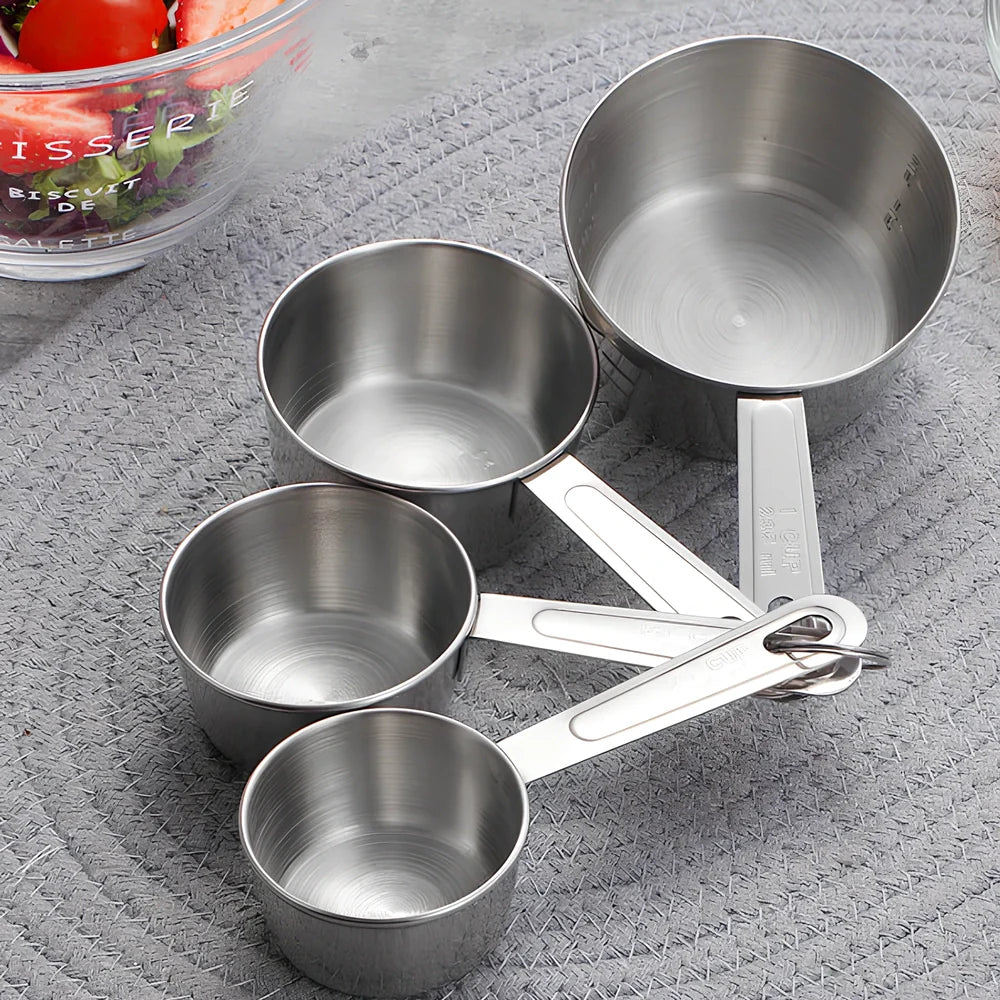 Stainless steel measuring spoon and cup set with eight pieces in silver finish