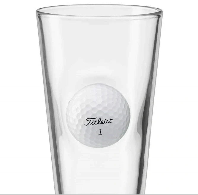 Golf-embedded borosilicate beer mug with hydrophobic silicone membrane, 460ml capacity
