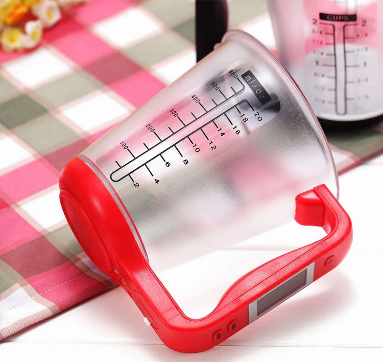Digital kitchen scale with measuring cup, weight and temperature display