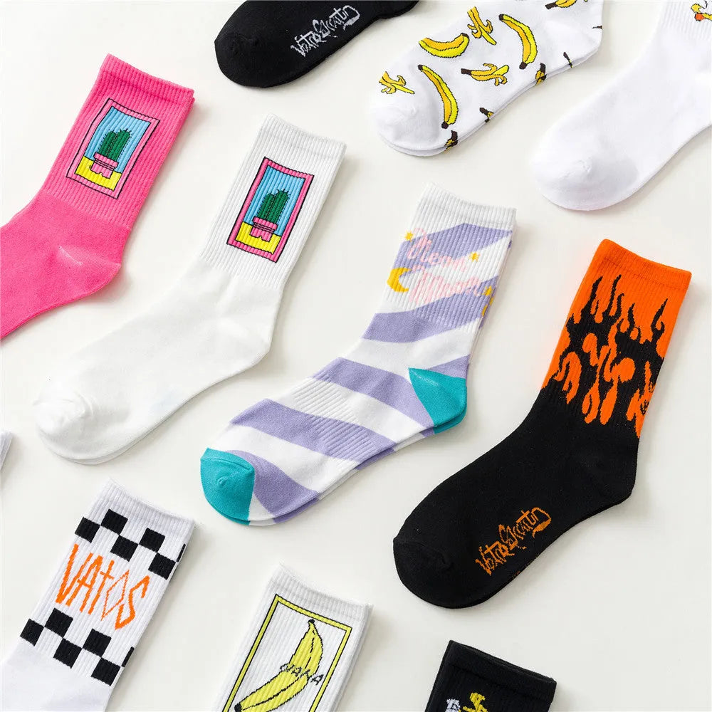 Pair of men's mid-calf cotton sports socks in orange or white, medium thickness for autumn