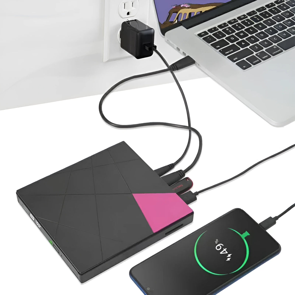External USB DVD burner with card reader, 24x speed, 8MB cache, in rose-red or white, 152x142x20mm