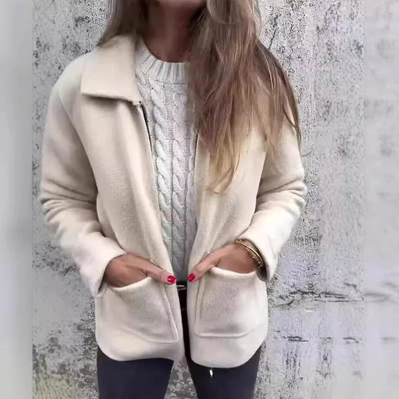 Stylish zippered jacket with pockets in various colors, perfect for fall and winter wear