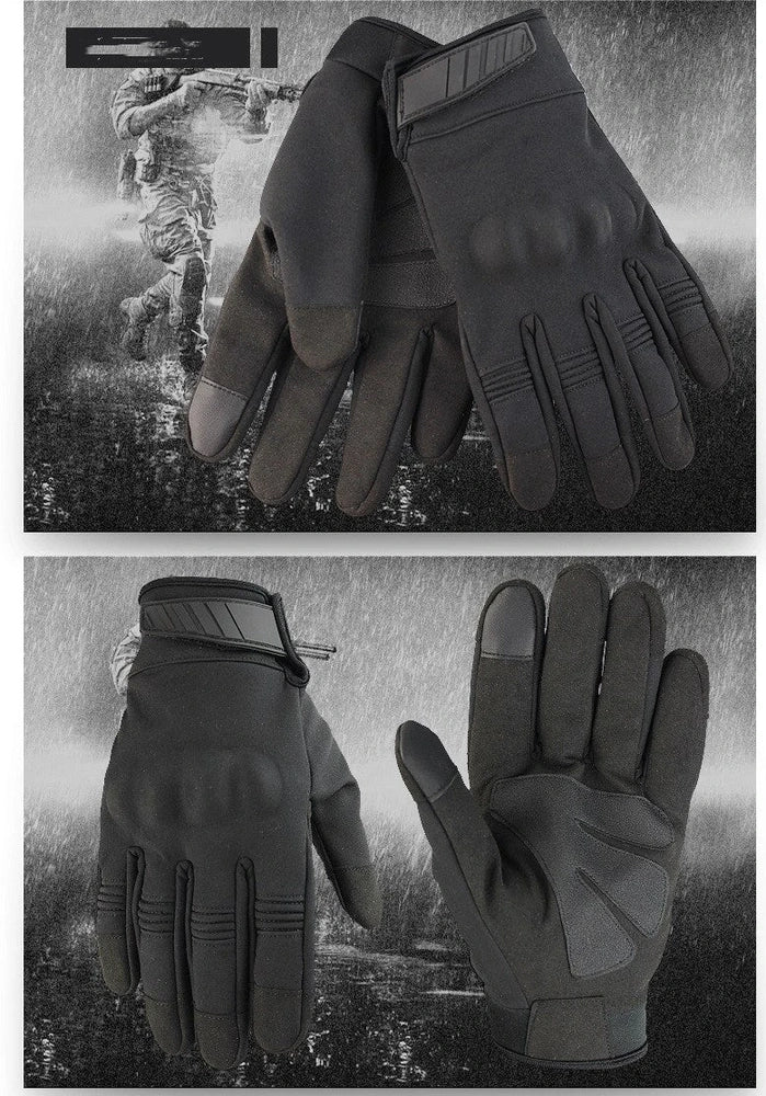 Outdoor tactical gloves with conductive fingertips and reinforced palm grip in camouflage pattern
