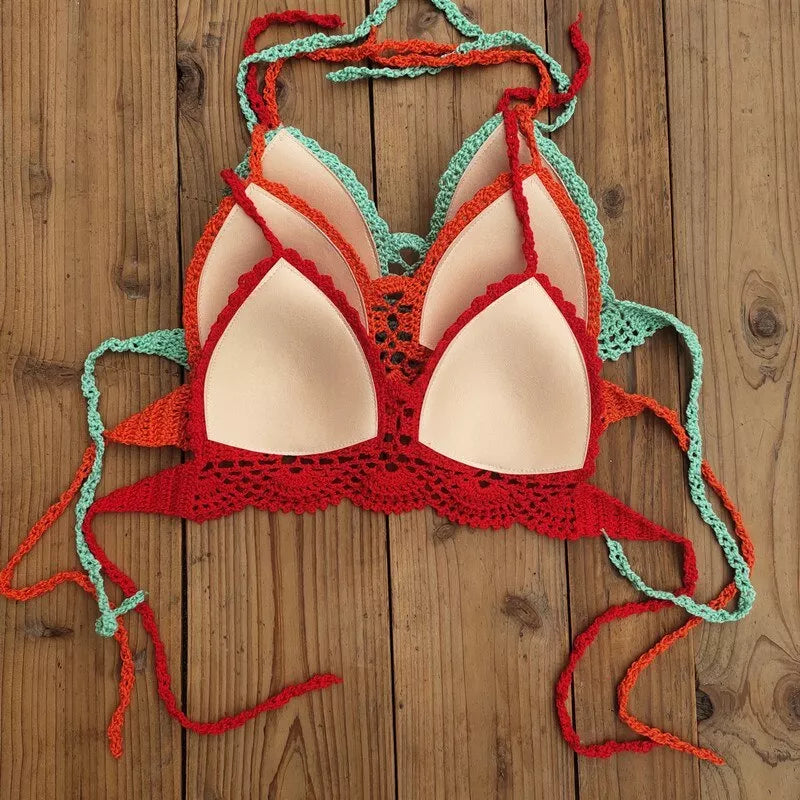 Boho crochet bra in various colors with backless design and chest pad