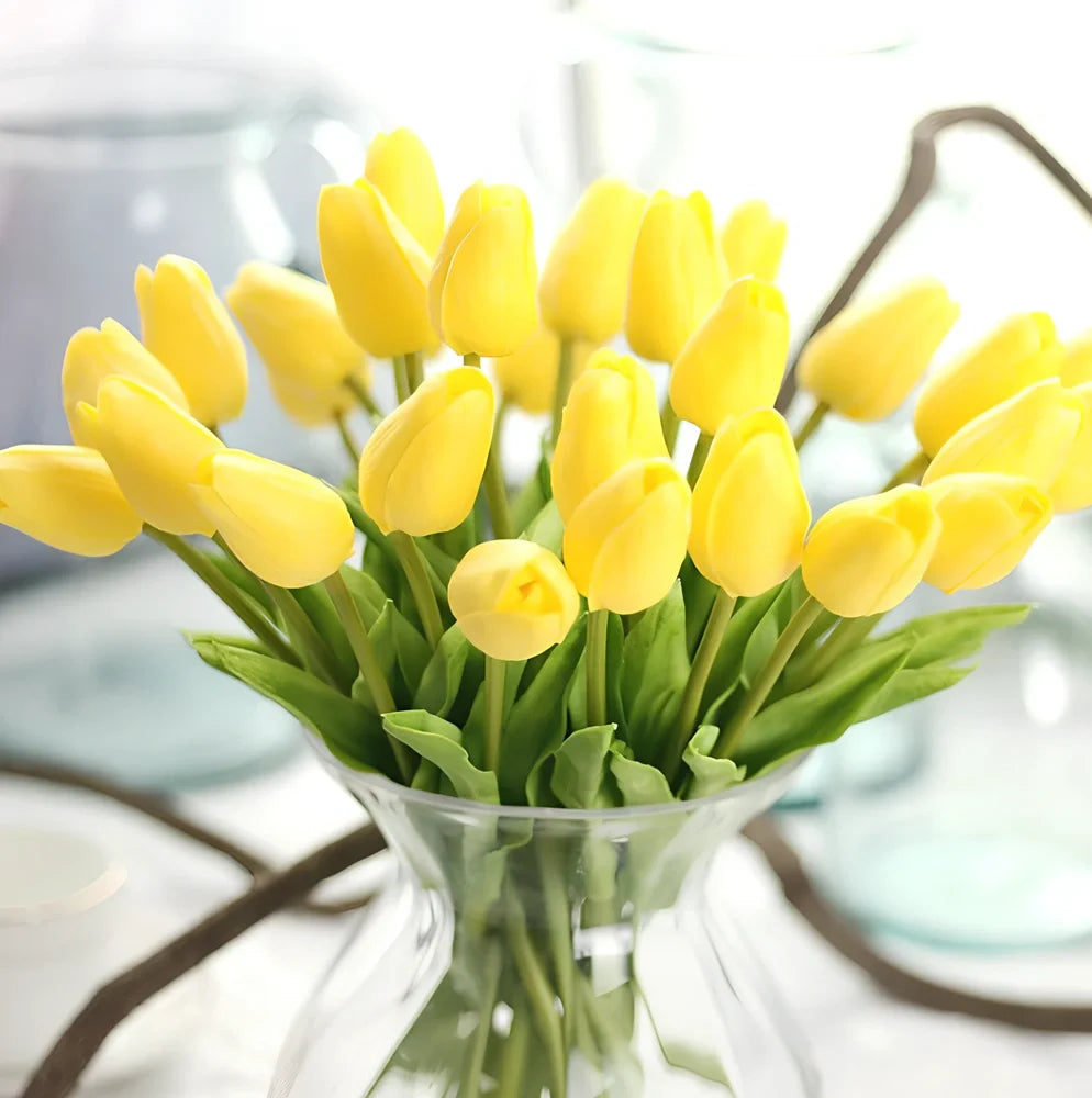 Artificial flower arrangement with 2.7cm diameter head and 11cm leaves in champagne colour