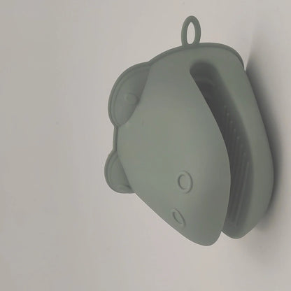 Silicone oven mitts with animal design for heat insulation and anti-slip safety