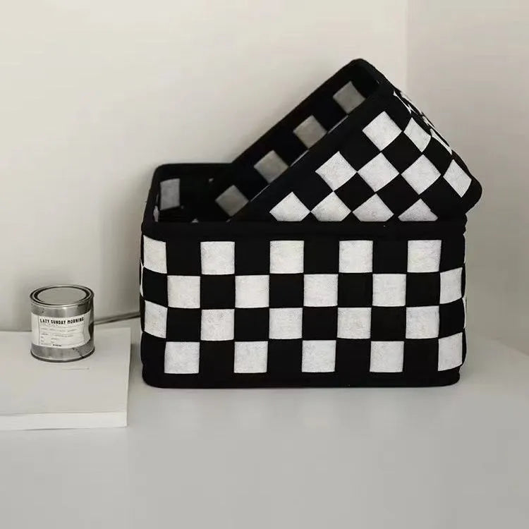 Checkerboard woven felt storage box folded and unfolded, showing 37x29x19.5cm dimensions and collapsible design