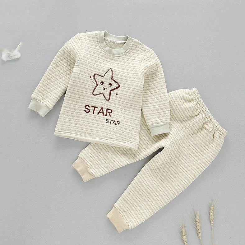 Infant warmer suit in 100% cotton with long sleeves, trousers, and buckle closure for children 66cm to 110cm tall