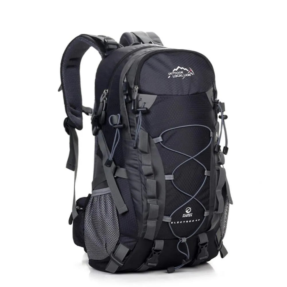 Leisure sports travel bag backpack in polyester with 20-35L capacity for outdoor use