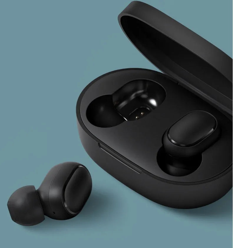 Black AirDots true wireless earbuds with charging case, showing 7.2mm drivers and three earplug sizes
