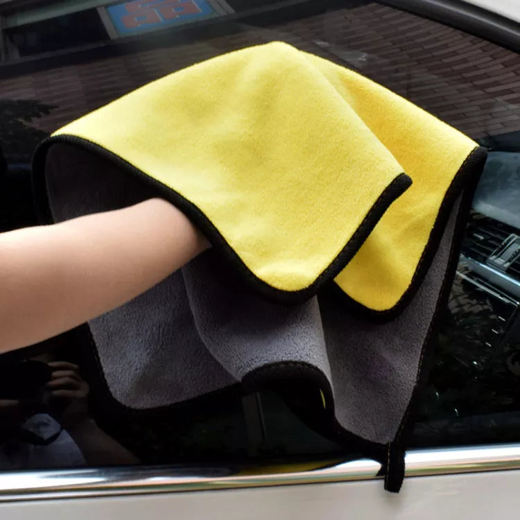 Two-color double-sided car wash towel for scratch-free cleaning, available in multiple sizes