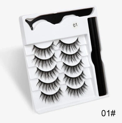 Magnetic false eyelashes for a voluminous, natural look without glue.