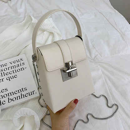 Women's horizontal square wild shoulder chain bag with zipper pocket in various colors