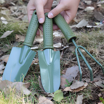 Gardening scarifier kit with green antiskid handle and two planting shovels for outdoor use