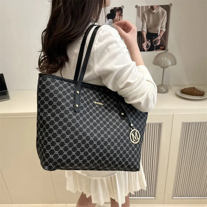 PU shoulder bag in street trend style with sewing thread details, showing 42cm width and 22.5cm handle.